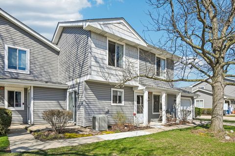 Tiny photo for 2466 BRUNSWICK Circle #D, Woodridge, IL 60517 (MLS # 12607707)