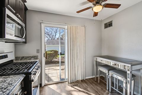 Tiny photo for 2466 BRUNSWICK Circle #D, Woodridge, IL 60517 (MLS # 12607707)