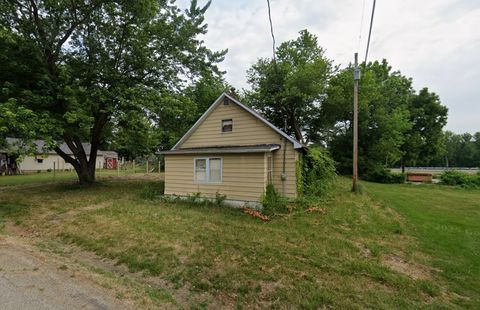 Photo of 153 E Main Street, Canton, IL 61520 (MLS # 12558871)