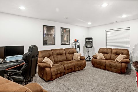 Tiny photo for 3 Strawberry Road, Bloomington, IL 61704 (MLS # 12492772)