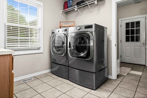 Tiny photo for 3 Strawberry Road, Bloomington, IL 61704 (MLS # 12492772)