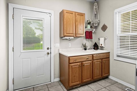 Tiny photo for 3 Strawberry Road, Bloomington, IL 61704 (MLS # 12492772)