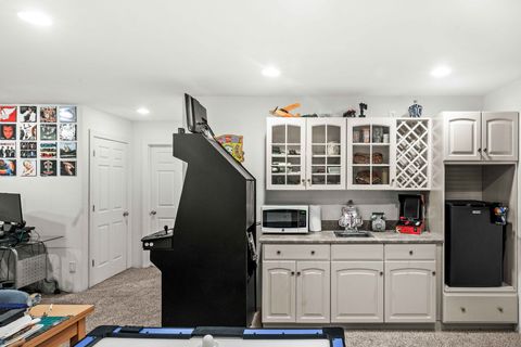 Tiny photo for 3 Strawberry Road, Bloomington, IL 61704 (MLS # 12492772)