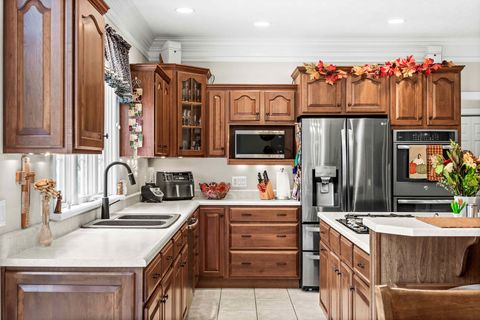 Tiny photo for 3 Strawberry Road, Bloomington, IL 61704 (MLS # 12492772)