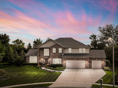 3 Strawberry Road Bloomington IL 61704