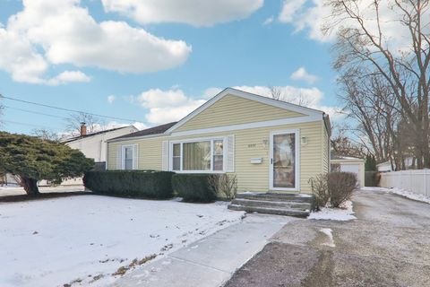 Photo of 6535 175th Street, Tinley Park, IL 60477 (MLS # 12553084)