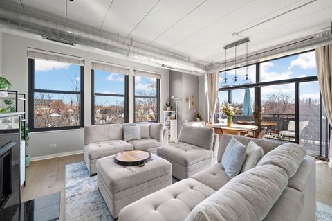 Tiny photo for 3944 N CLAREMONT Avenue #408, Chicago, IL 60618 (MLS # 12595063)