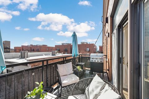Tiny photo for 3944 N CLAREMONT Avenue #408, Chicago, IL 60618 (MLS # 12595063)