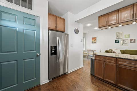 Tiny photo for 1733 W Catalpa Avenue #1, Chicago, IL 60640 (MLS # 12706724)
