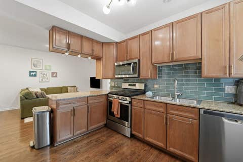 Tiny photo for 1733 W Catalpa Avenue #1, Chicago, IL 60640 (MLS # 12706724)