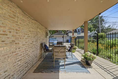 Tiny photo for 1733 W Catalpa Avenue #1, Chicago, IL 60640 (MLS # 12706724)