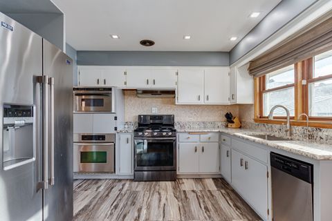 Tiny photo for 7513 W Ainslie Street, Harwood Heights, IL 60706 (MLS # 12542012)