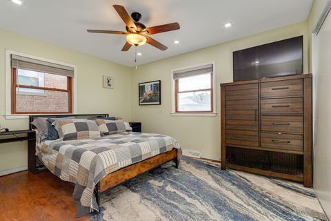 Tiny photo for 7513 W Ainslie Street, Harwood Heights, IL 60706 (MLS # 12542012)