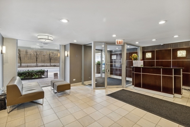71 E Division Street 1601