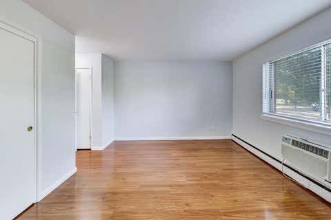 Tiny photo for 1198 Royal Glen Drive #114B, Glen Ellyn, IL 60137 (MLS # 12716628)
