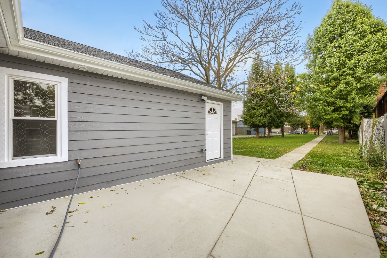 1243 W 98th Street