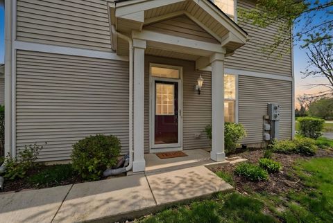 Tiny photo for 1532 Legacy Drive #4, DeKalb, IL 60115 (MLS # 12615512)