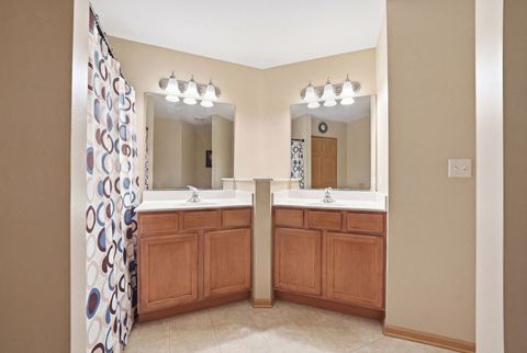 Tiny photo for 1532 Legacy Drive #4, DeKalb, IL 60115 (MLS # 12615512)