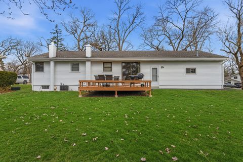 Tiny photo for 98 Cedar Drive, Crystal Lake, IL 60014 (MLS # 12616639)
