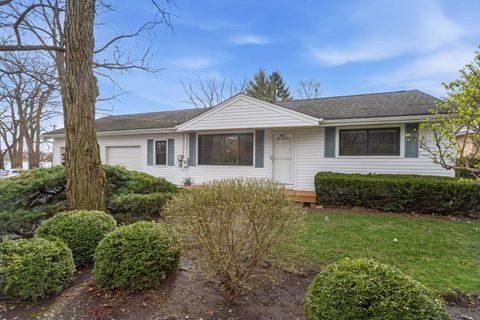 Tiny photo for 98 Cedar Drive, Crystal Lake, IL 60014 (MLS # 12616639)