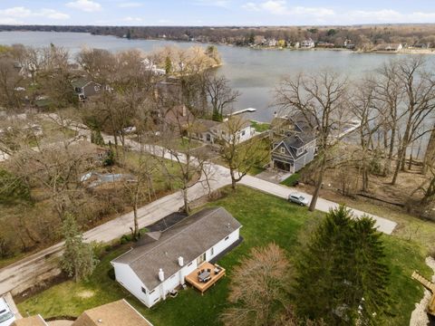 Tiny photo for 98 Cedar Drive, Crystal Lake, IL 60014 (MLS # 12616639)