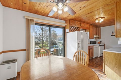 Tiny photo for 98 Cedar Drive, Crystal Lake, IL 60014 (MLS # 12616639)