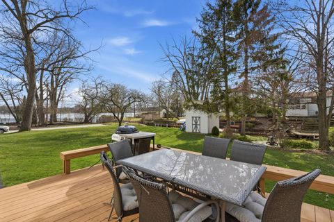 Tiny photo for 98 Cedar Drive, Crystal Lake, IL 60014 (MLS # 12616639)