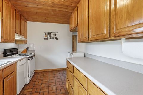 Tiny photo for 98 Cedar Drive, Crystal Lake, IL 60014 (MLS # 12616639)