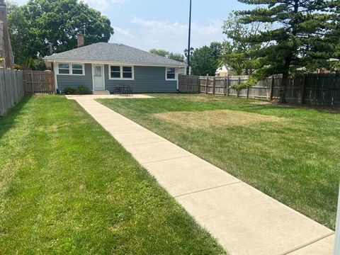 Tiny photo for 285 N Ridgeland Avenue, Elmhurst, IL 60126 (MLS # 12485766)