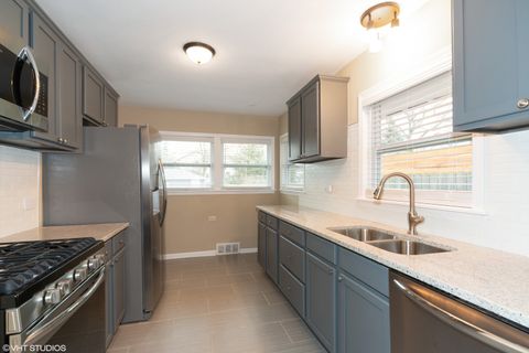 Tiny photo for 285 N Ridgeland Avenue, Elmhurst, IL 60126 (MLS # 12485766)