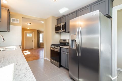 Tiny photo for 285 N Ridgeland Avenue, Elmhurst, IL 60126 (MLS # 12485766)