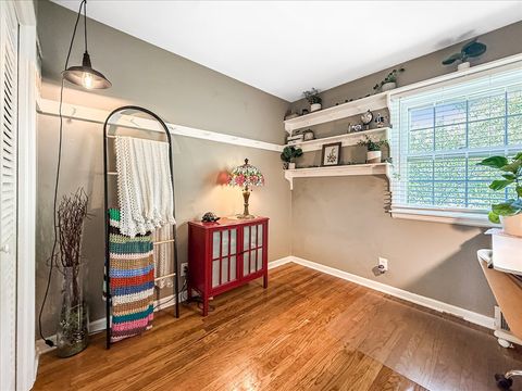 Tiny photo for 709 E Sunnycrest Drive, Urbana, IL 61801 (MLS # 12628217)