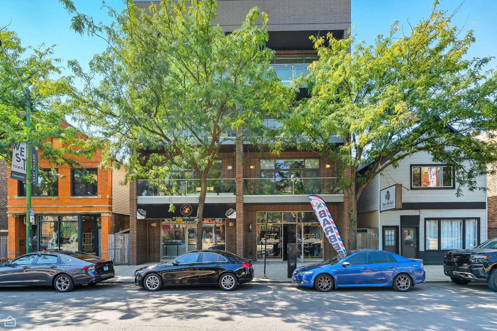 Chicago, Illinois 60622, United States, 3 Bedrooms Bedrooms, ,2 BathroomsBathrooms,Residential,Contingent,212406