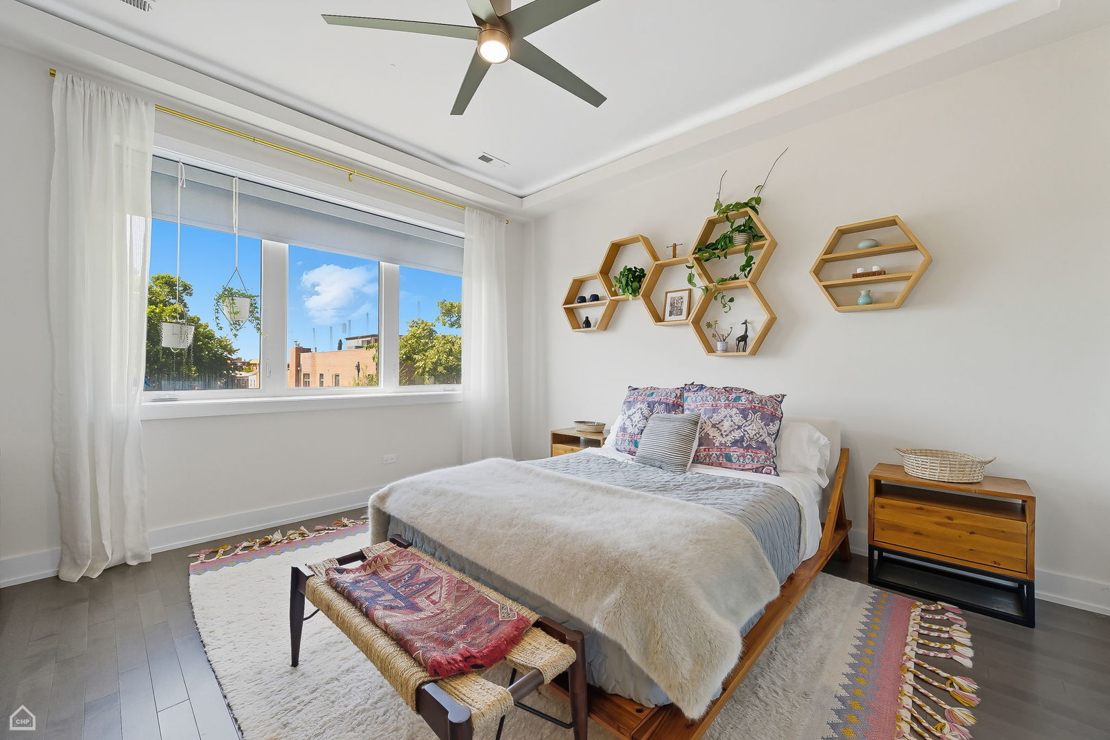 Chicago, Illinois 60622, United States, 3 Bedrooms Bedrooms, ,2 BathroomsBathrooms,Residential,Contingent,212406