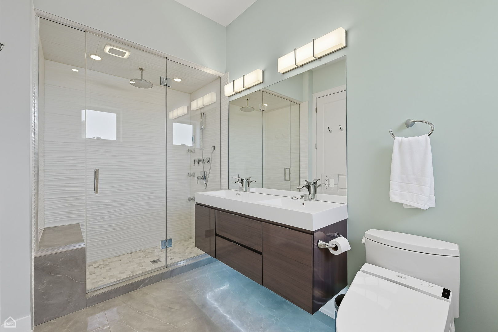 Chicago, Illinois 60622, United States, 3 Bedrooms Bedrooms, ,2 BathroomsBathrooms,Residential,Contingent,212406