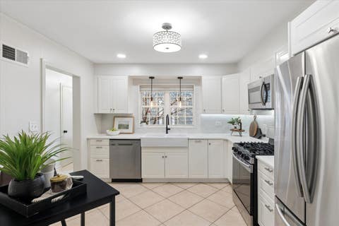 Tiny photo for 123 E Columbia Avenue, Elmhurst, IL 60126 (MLS # 12727558)