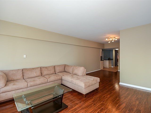 175 E Delaware Place 5712