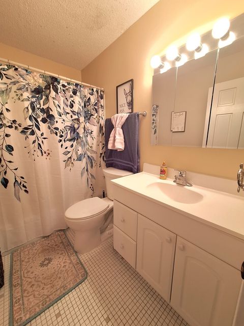 Tiny photo for 2211 S Stewart Avenue #4A, Lombard, IL 60148 (MLS # 12621459)