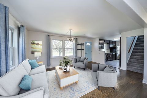 Tiny photo for 1106 Manchester Road, Wheaton, IL 60187 (MLS # 12623758)