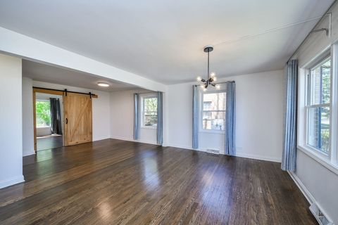 Tiny photo for 1106 Manchester Road, Wheaton, IL 60187 (MLS # 12623758)