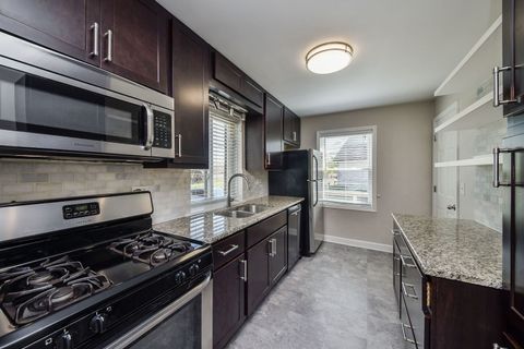 Tiny photo for 1106 Manchester Road, Wheaton, IL 60187 (MLS # 12623758)