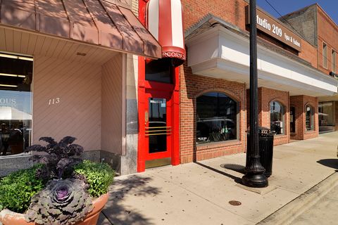 Tiny photo for 1106 Manchester Road, Wheaton, IL 60187 (MLS # 12623758)