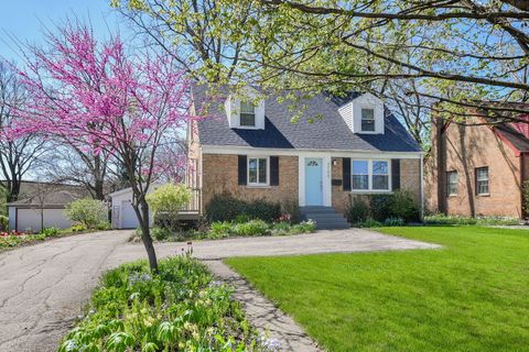 Tiny photo for 1106 Manchester Road, Wheaton, IL 60187 (MLS # 12623758)