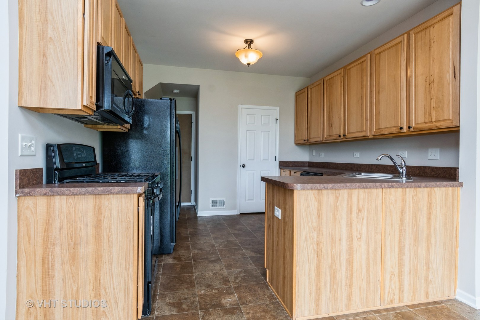 1028 HERON Circle