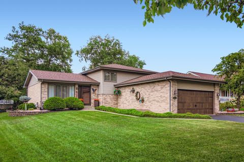 Photo of 1220 E Wellwood Drive, Lockport, IL 60441 (MLS # 12431733)