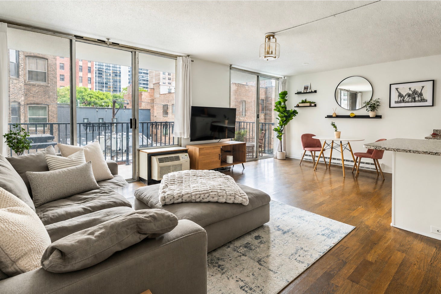 71 E DIVISION Street 402