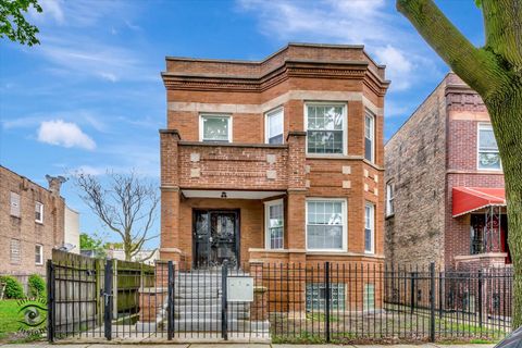 725 N Trumbull Avenue Chicago IL 60624
