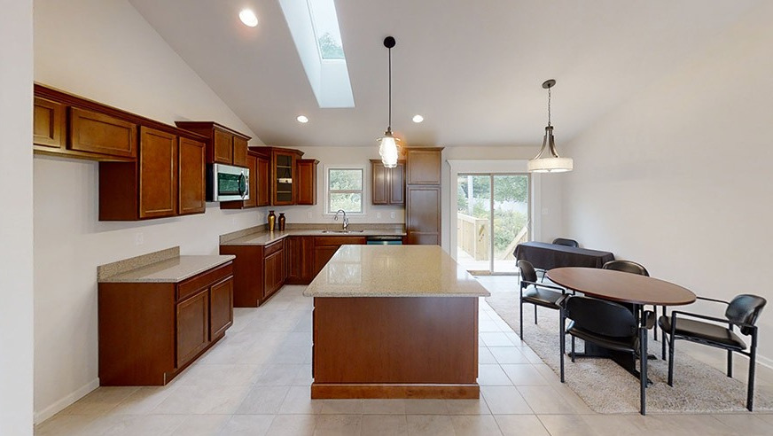 3016 W 84th Place