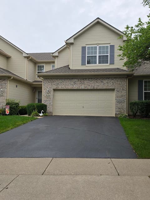 Photo of 978 Oak Ridge Boulevard, Elgin, IL 60120 (MLS # 12732474)