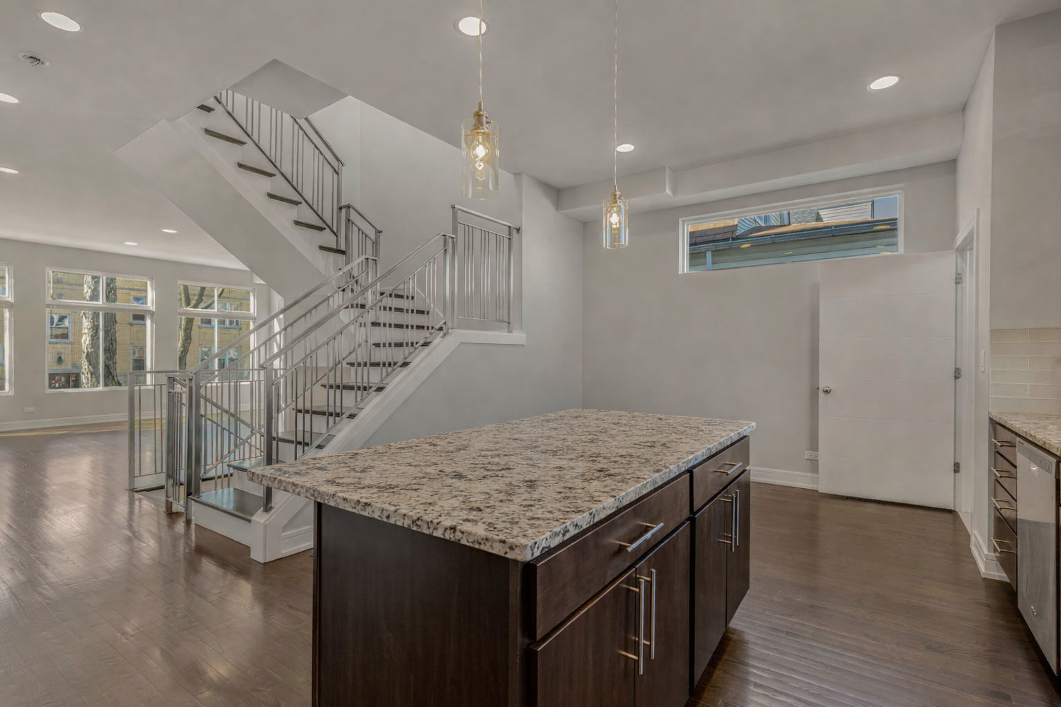 4406 W Wilson Avenue